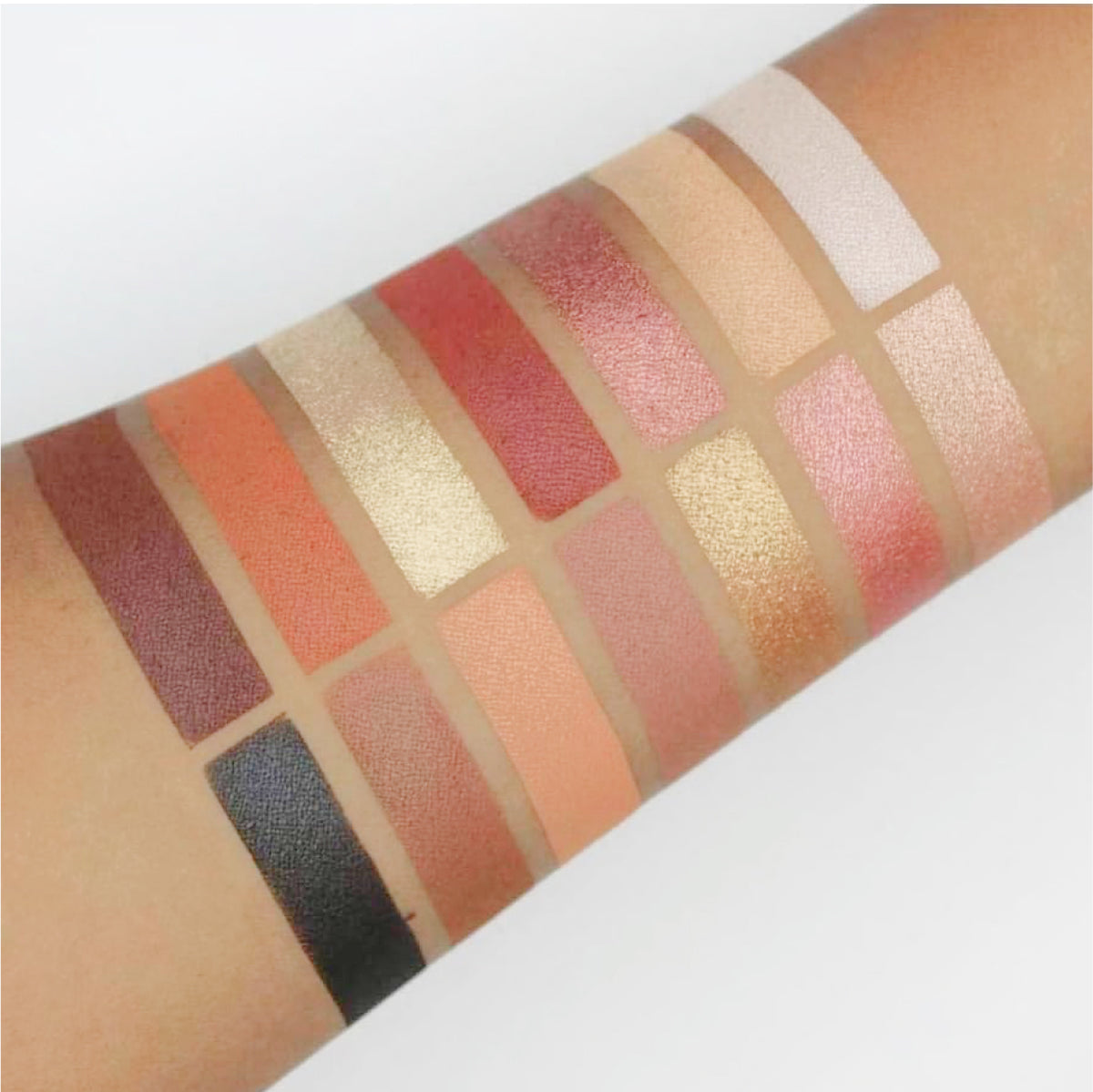 Crown Brush GO2 Earth Metals Eyeshadow Palette