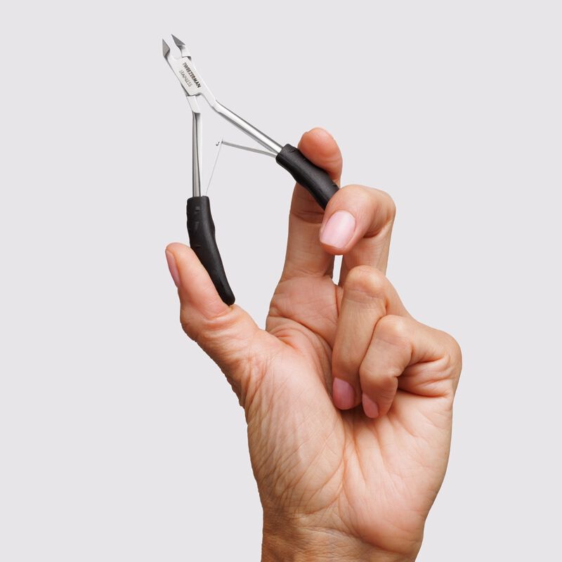 Tweezerman Wide Grip Cuticle Nipper image number 3